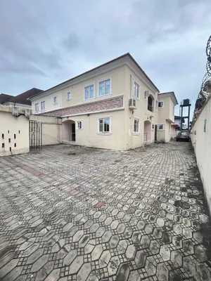 3bdrm Apartment in Lekki Phase 1 for rent