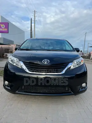 Toyota Sienna 2010 Black