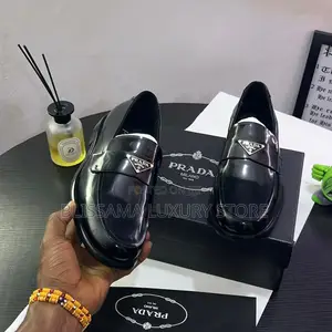 Prada Premium Luxury Patent Leather Men Corporate Shoe–Elegant/Durable