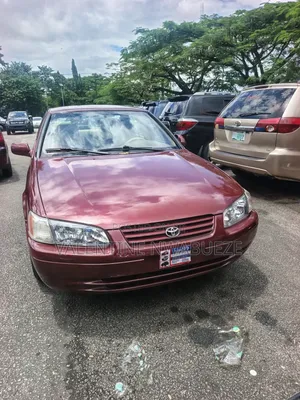 Toyota Camry 2000 Red