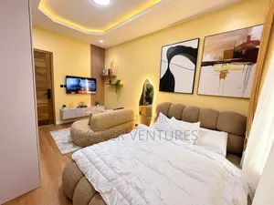 Colorful Studio Apartment With Pool Gym