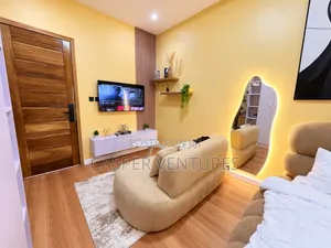 Colorful Studio Apartment With Pool Gym
