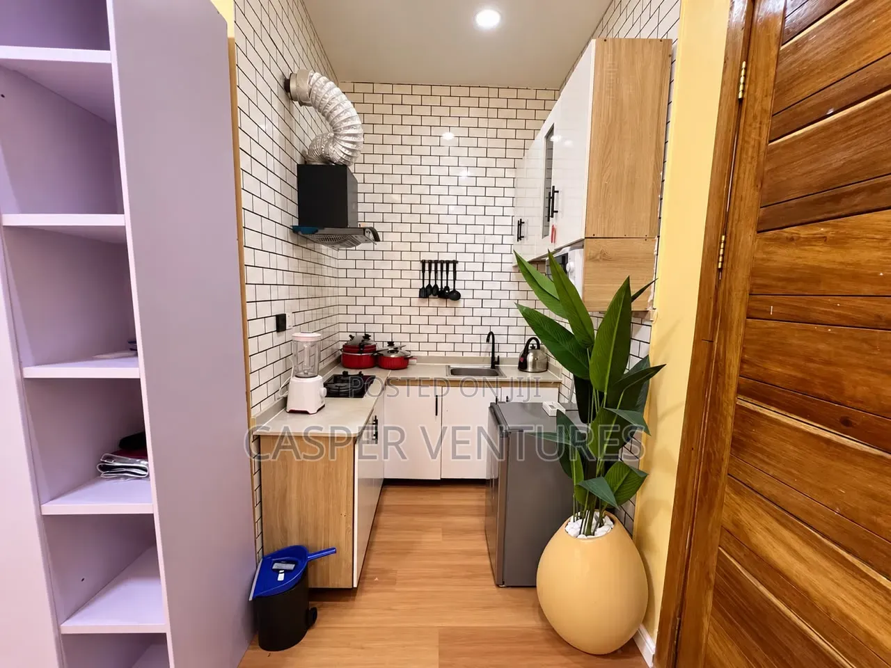 Colorful Studio Apartment With Pool Gym
