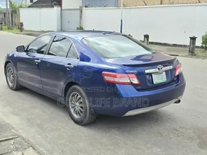 Toyota Camry XLE 4dr Sedan (2.5L 4cyl 6AM) 2010 Blue