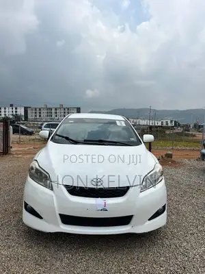 Toyota Matrix S Hatchback AWD (2.4L 4cyl 4A) 2010 White