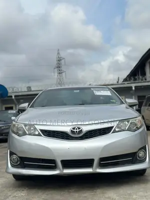 Toyota Camry LE 4dr Sedan (2.5L 4cyl 6A) 2012 Silver