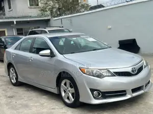 Toyota Camry LE 4dr Sedan (2.5L 4cyl 6A) 2012 Silver