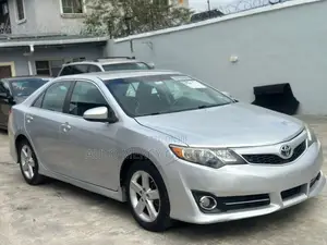 Toyota Camry LE 4dr Sedan (2.5L 4cyl 6A) 2012 Silver