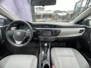 Toyota Corolla 2017 Gray
