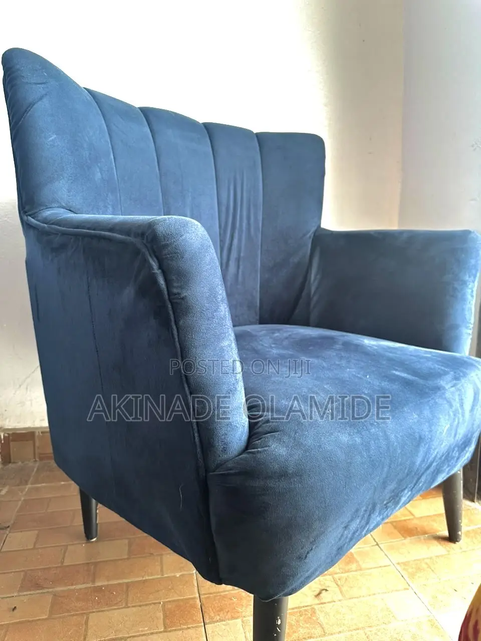 2 Executive Single Couch