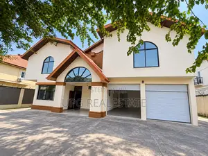 5bdrm House in Lekki Phase 1 for rent