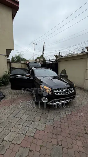 Mercedes-Benz GLA 250 2018 Black