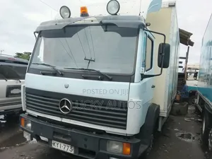 Mercedes-Benz 814