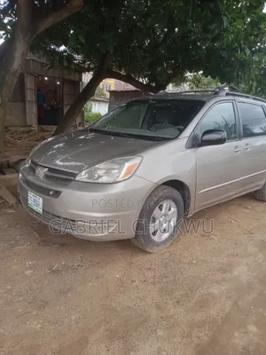 Toyota Sienna 2005 Gold