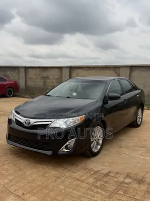 Toyota Camry XLE 4dr Sedan (2.5L 4cyl 6A) 2013 Black