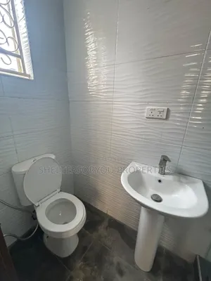 2bdrm Apartment in Lekki Phase 1 for rent