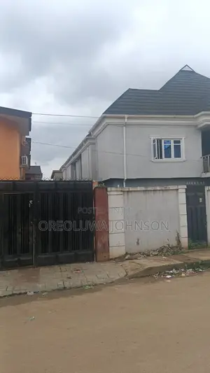 3bdrm Block of Flats in Ejigbo / Ejigbo for sale