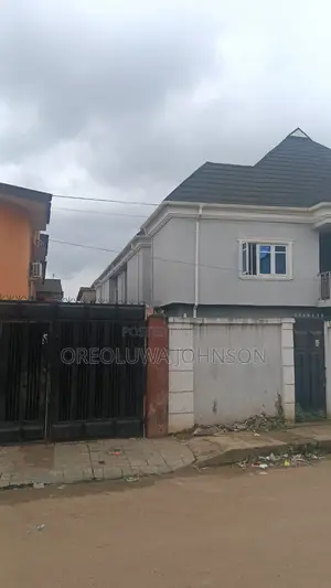 3bdrm Block of Flats in Ejigbo / Ejigbo for sale