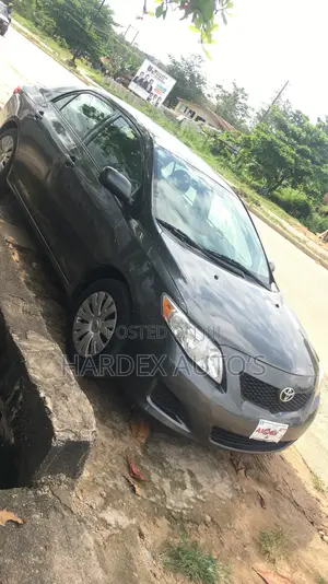 Toyota Corolla 2010 Gray