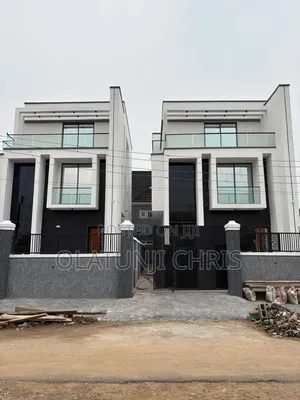 4bdrm Duplex in Diamond Estate, Alimosho for sale