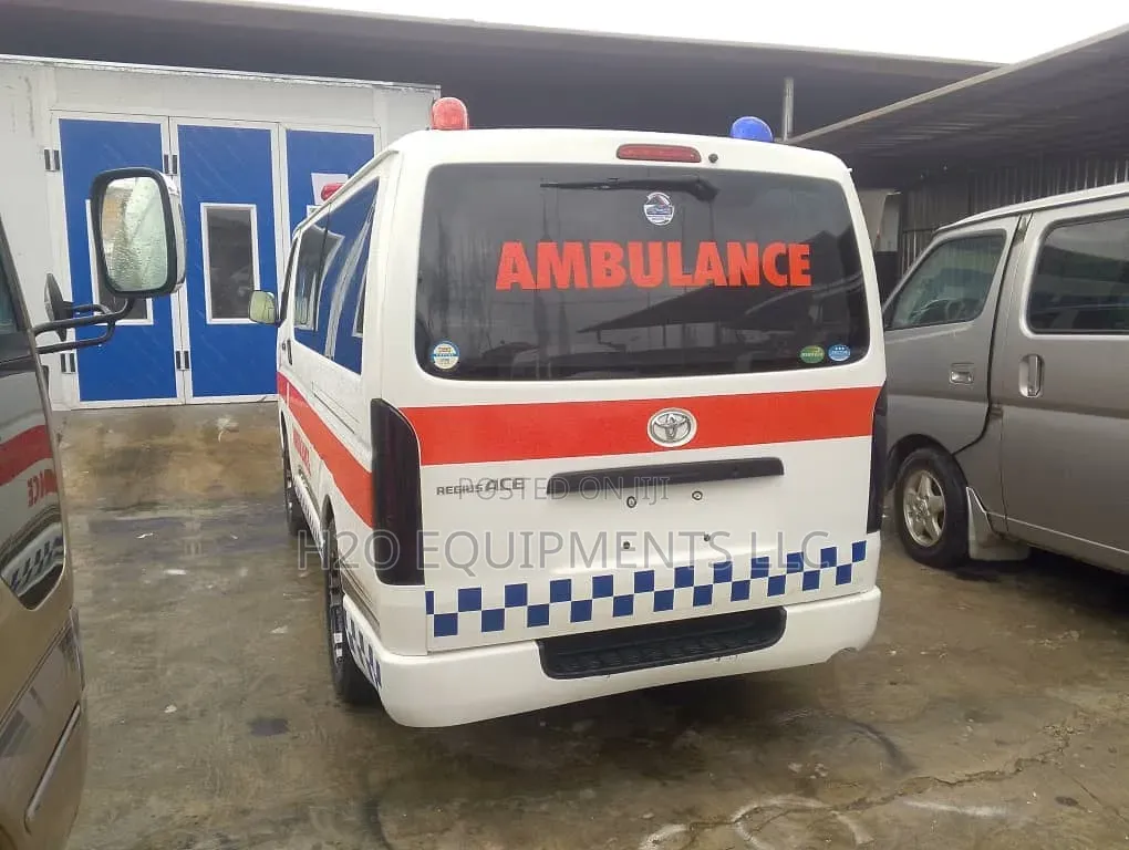 Toyota HiAce 2015 White