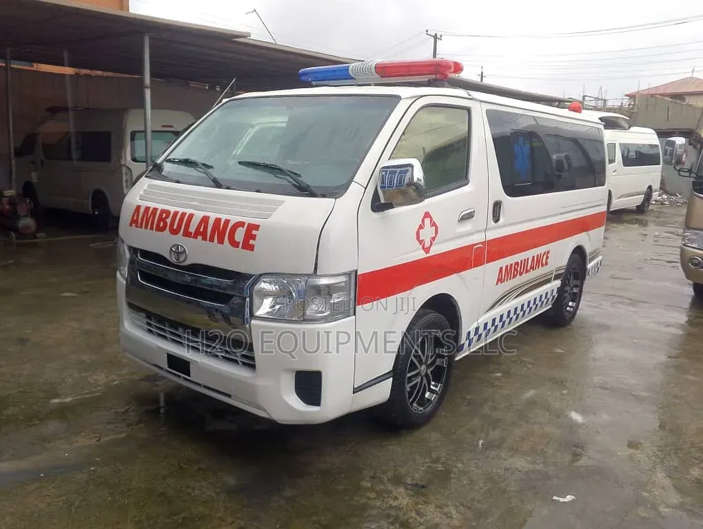 Toyota HiAce 2015 White