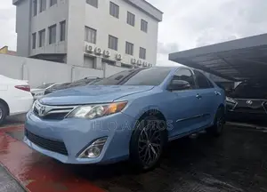 Toyota Camry XLE V6 4dr Sedan (3.5L 6cyl 6A) 2013 Blue