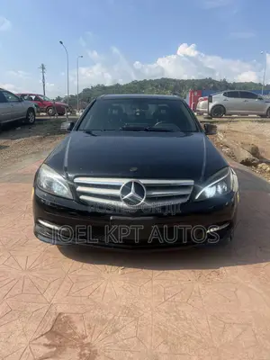 Mercedes-Benz C300 2011 Black