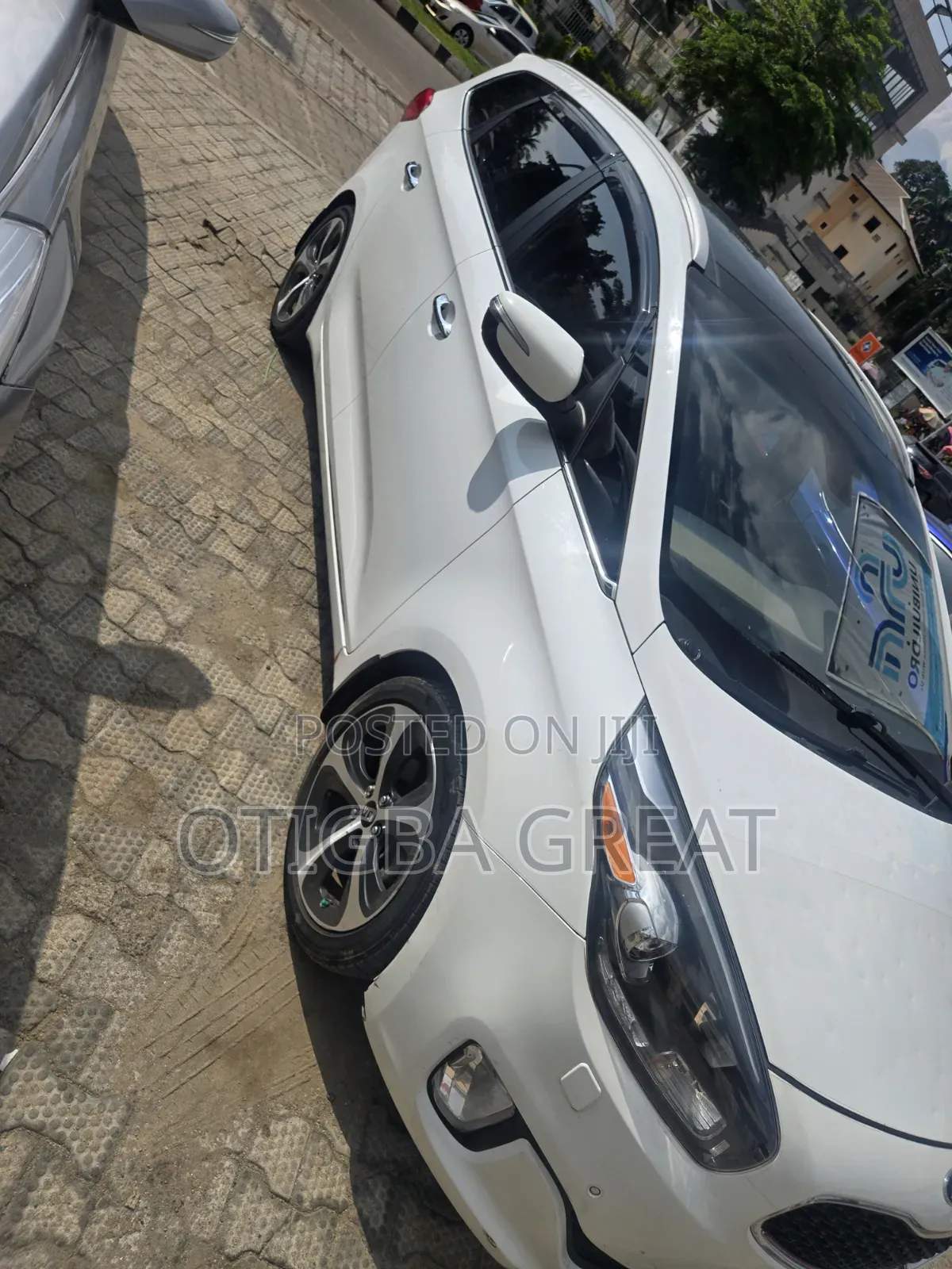 Kia Rondo 2015 White