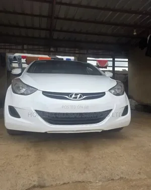 Hyundai Elantra Touring SE Automatic 2012 White