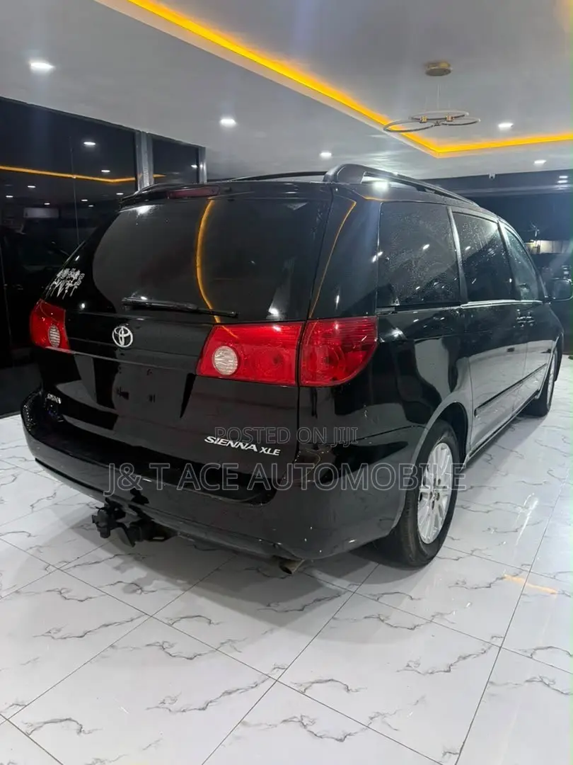 Toyota Sienna 2008 Black