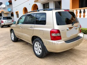 Toyota Highlander V6 2005 Gold