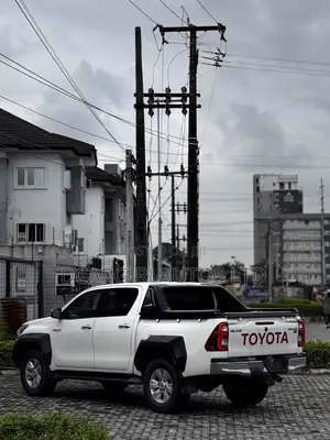 Toyota Hilux 2020 White