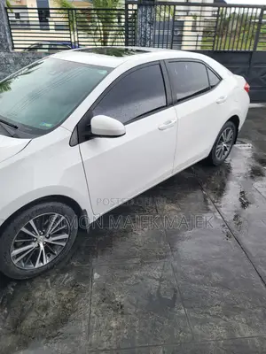 Toyota Corolla LE ECO w/Package 1 4dr Sedan (1.8L 4cyl CVT) 2017 White