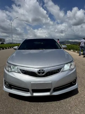 Toyota Camry SE 4dr Sedan (2.5L 4cyl 6A) 2013 Silver