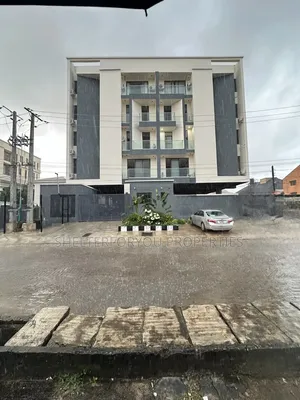 3bdrm Apartment in Lekki Phase 1 for sale