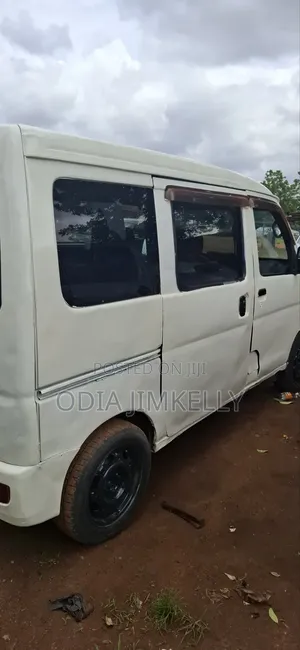 Daihatsu Hijet 2004 White