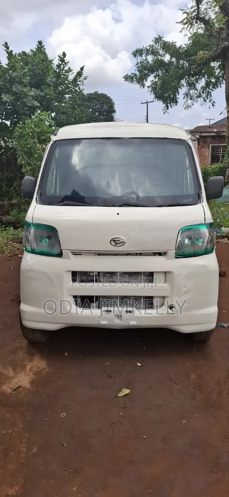 Daihatsu Hijet 2004 White