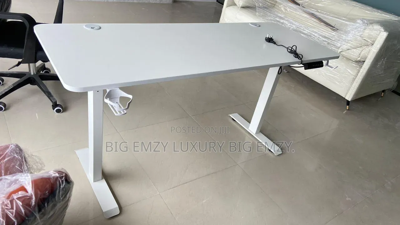 1.2m Adjustable Gaming Table.