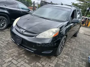Toyota Sienna LE 2009 Black