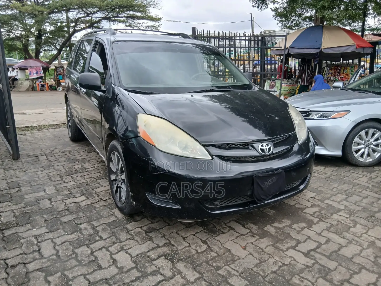 Toyota Sienna LE 2009 Black