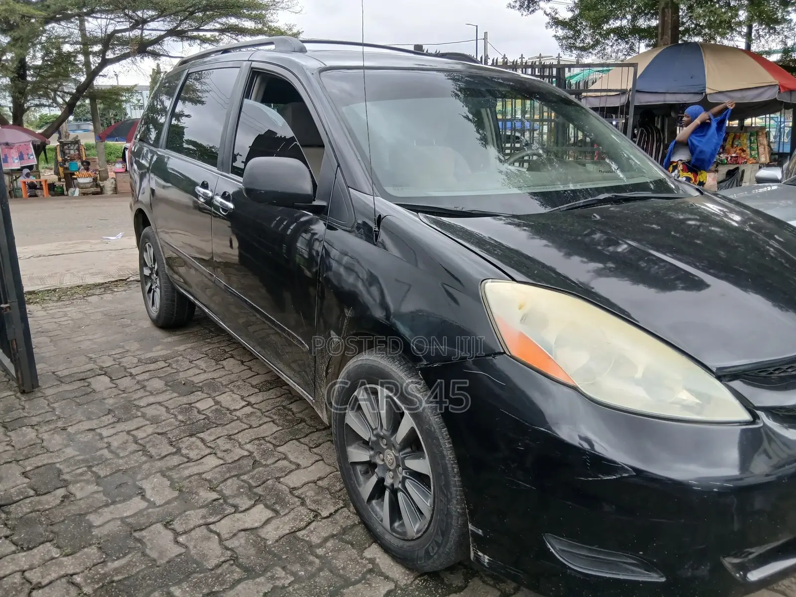 Toyota Sienna LE 2009 Black
