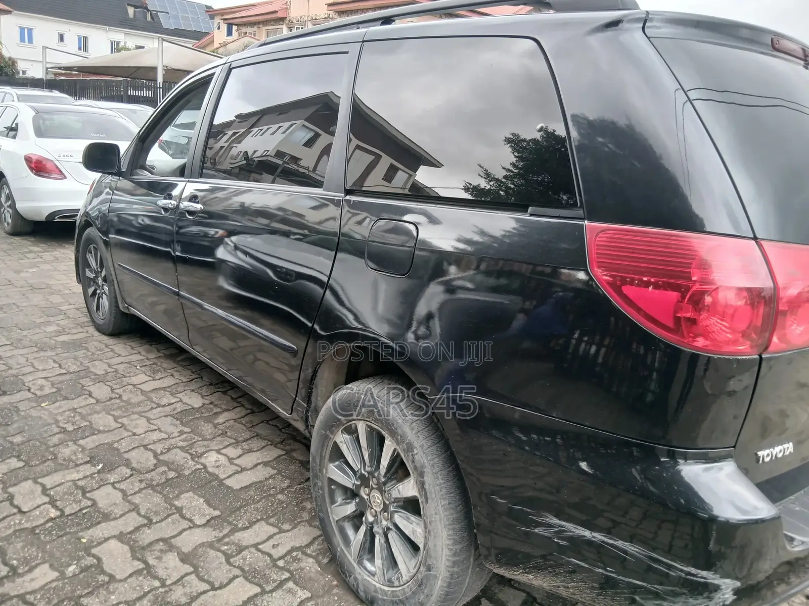 Toyota Sienna LE 2009 Black