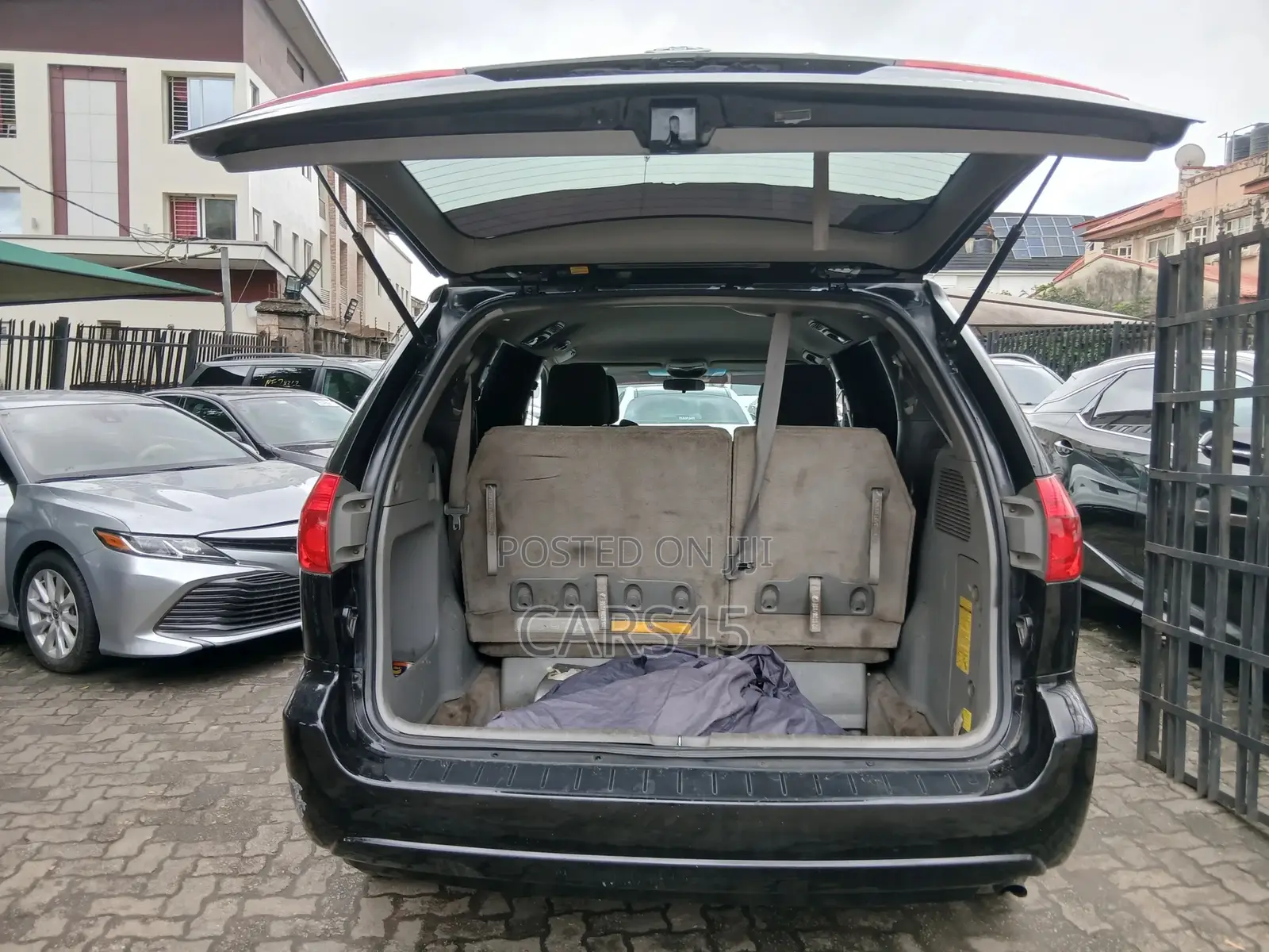 Toyota Sienna LE 2009 Black