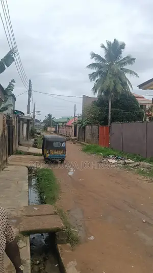 3bdrm Block of Flats in Ejigbo for sale