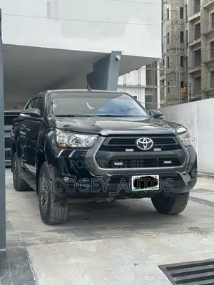 Toyota Hilux 2025 Black