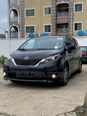Toyota Sienna SE Premium 8-Passenger 4dr Minivan (3.5L 6cyl 6A) 2015
