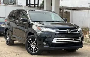 Toyota Highlander SE 4x2 V6 (3.5L 6cyl 8A) 2017 Black