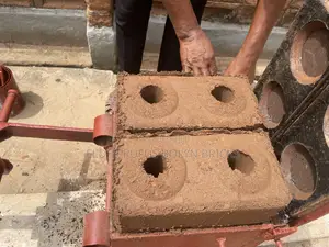 Lego-Liquid Mortar Interlocking Brick Machine/Press-2 Bricks/Cycle