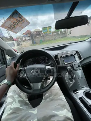 Toyota Venza LE 2016 Gray